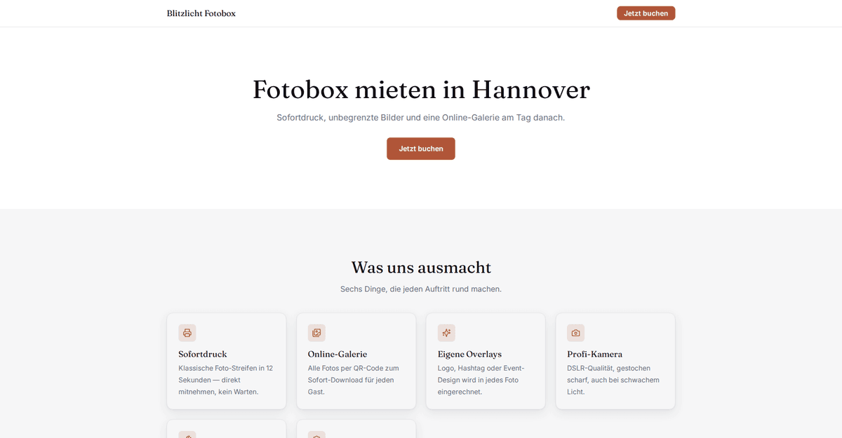Deine öffentliche Webseite unter der Subdomain, darunter der Abschnitt „Was uns ausmacht“ mit Symbolen